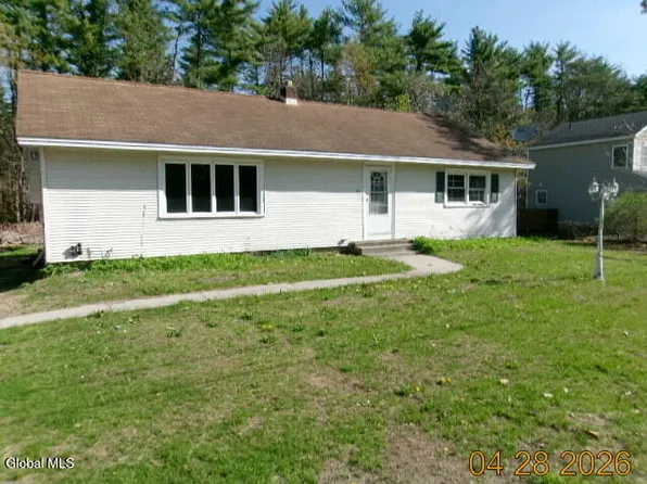 393 Reynolds Rd, Fort Edward, NY 12828