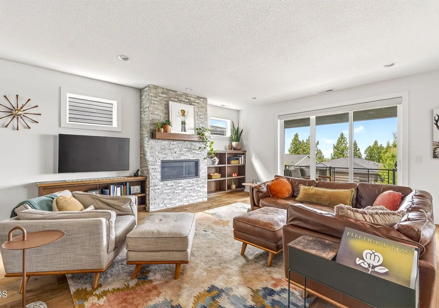 4 Bedroom 2.5 Bath Mountain Views Fully Furnished-Utilities Included — Photo 4