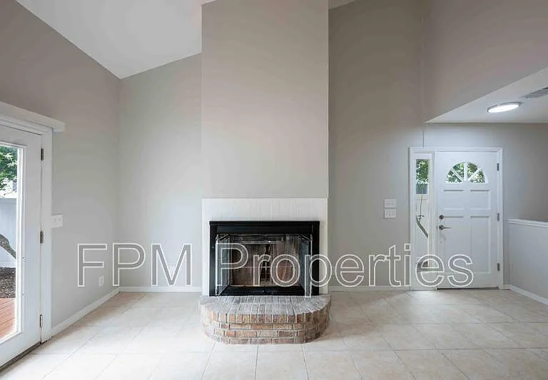 176 E Coast Dr — Photo 17