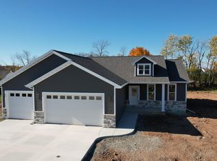 N9281 Breezy Way, Appleton, WI 54915