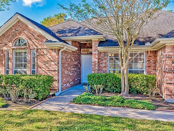 3rd image of 7801 Golfhill Dr