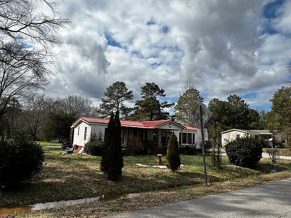 3rd image of 197 Cedar Dr