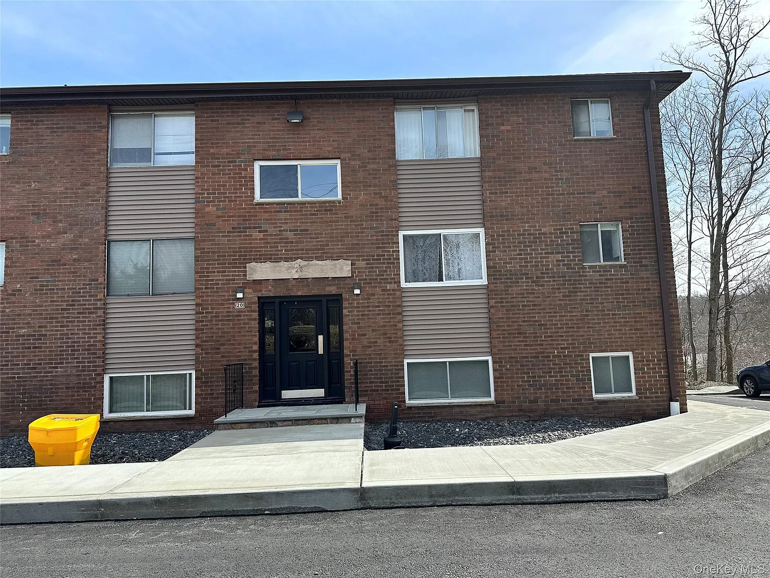 1 bed, 1.0 bath, 813 sqft, $1,750 — Photo 1