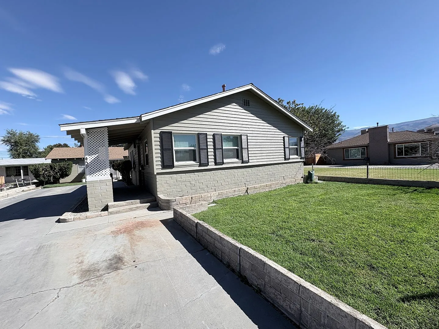 459 Clarke St. — Photo 2