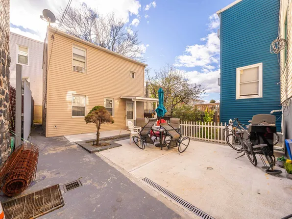 1111 6th Street image 9 of 15