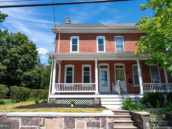 5th image of 131 Jefferson St