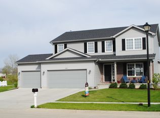 2208 Savanna Rd, Bloomington, IL 61705