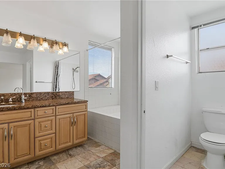 4727 Beaconsfield St — Photo 33