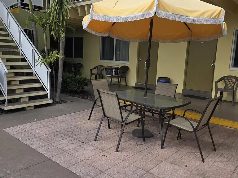 911 N Federal Hwy #205 — Photo 10