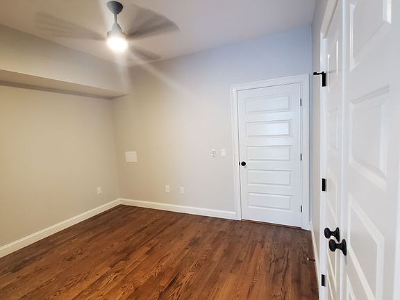 5th image of 605 Campbell Ave SE #410