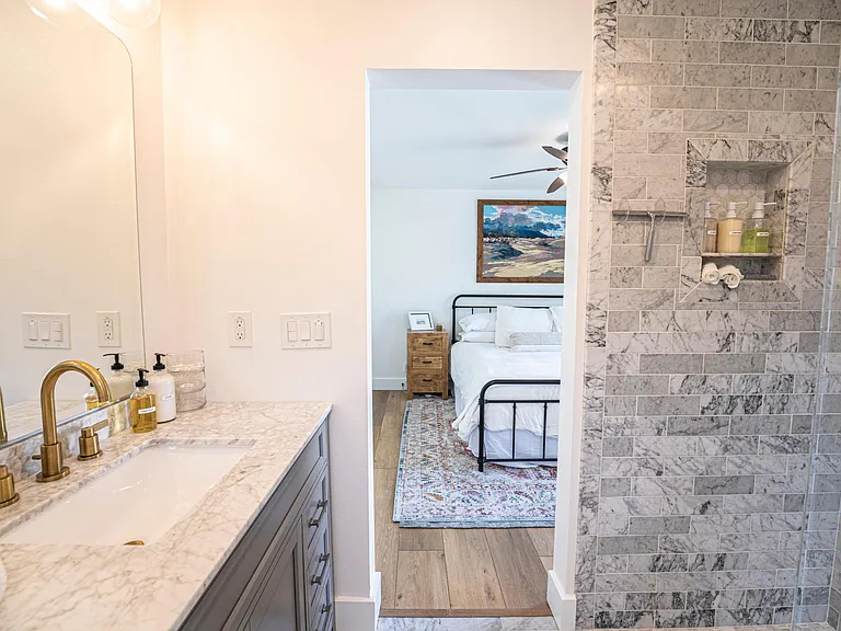 2858 Drake Ave — Photo 14