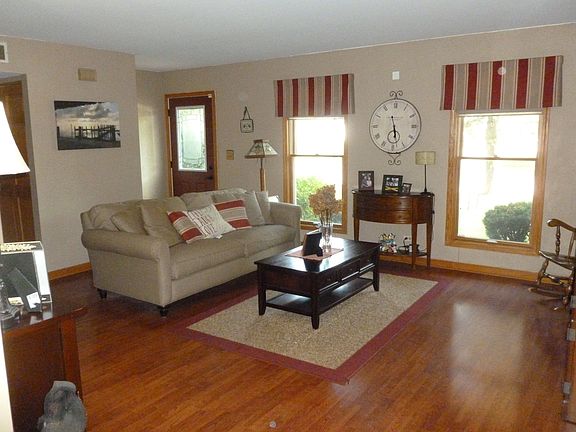 3rd image of 1080 Borden Dr