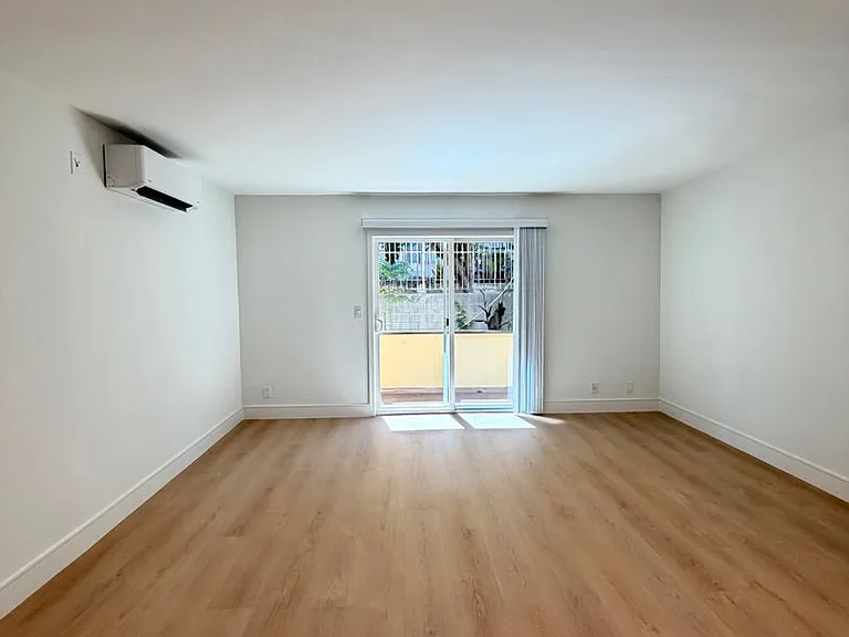 Paz-Sandra, LLC (747 Kingsley) — Photo 5