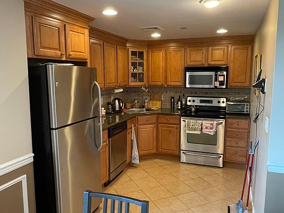 2nd image of 242 Maple Ave
