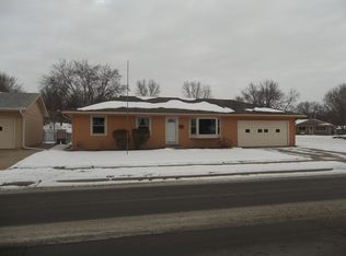 1008 E 15th St, Yankton, SD 57078
