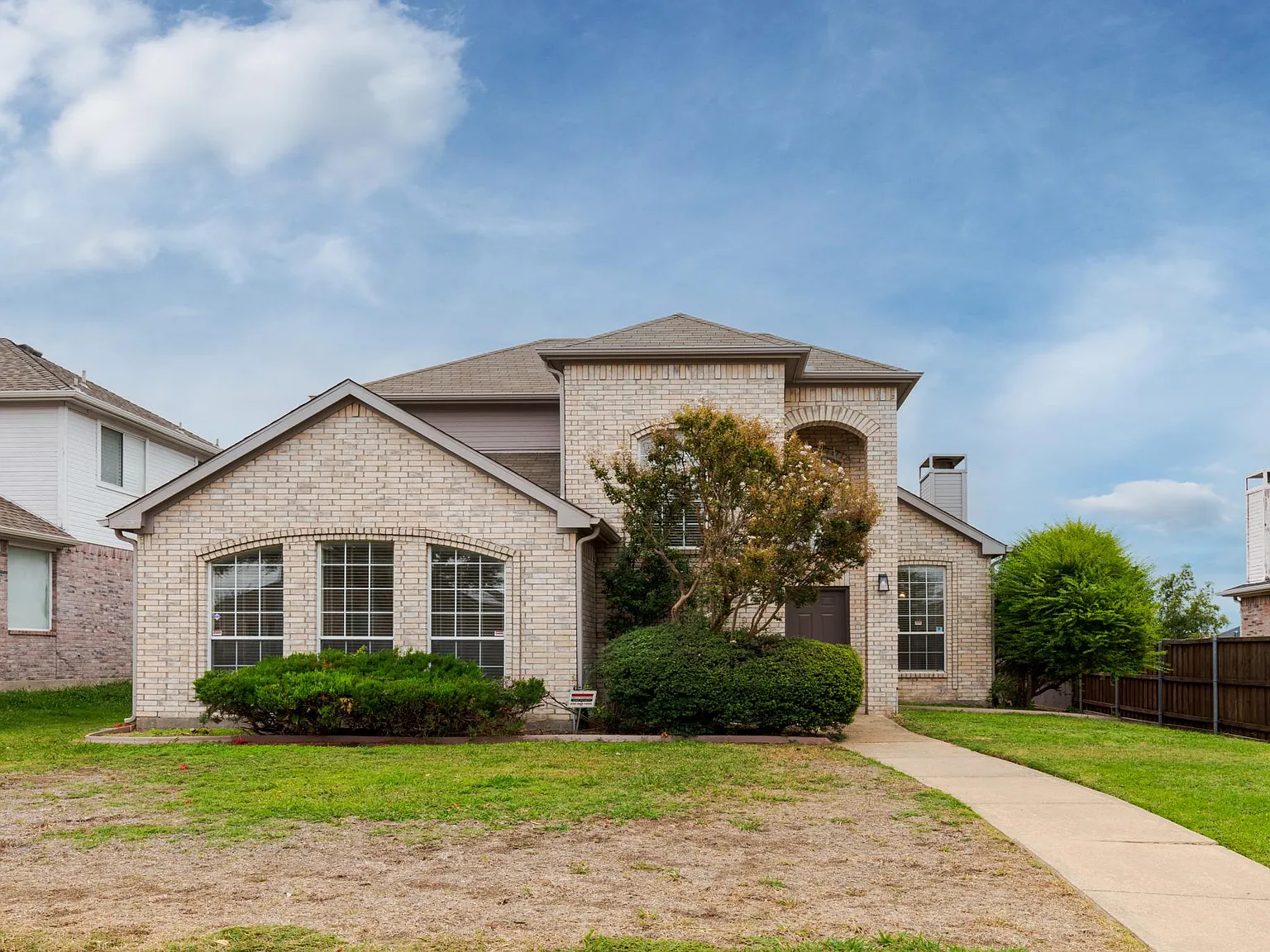 3 bed, 2.5 bath, 1952 sqft, $2,650 — Photo 2