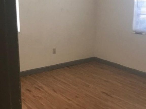 5th image of 1740 Barna Ave