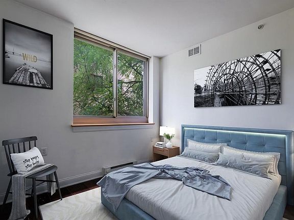 4th image of 323 E 101st St #4