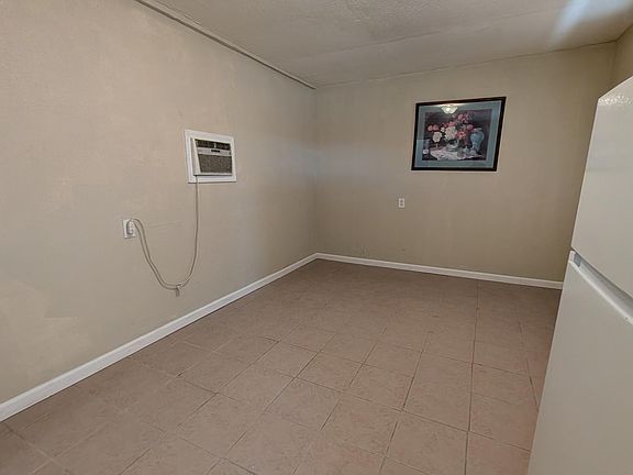 2nd image of 325 1st St Unit C