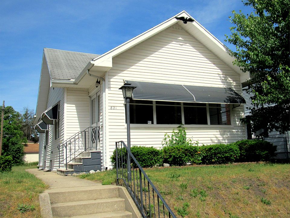 1st image of 821 S 26th St
