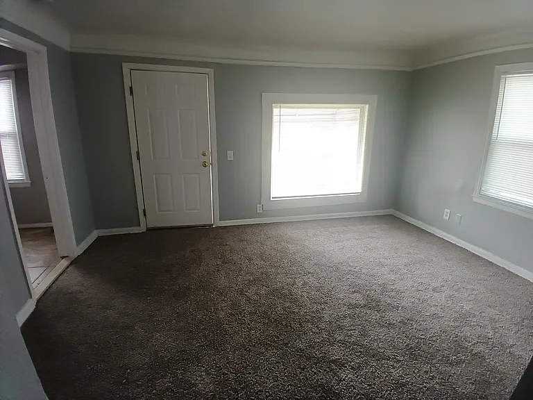 12944B Rosemont Ave — Photo 3