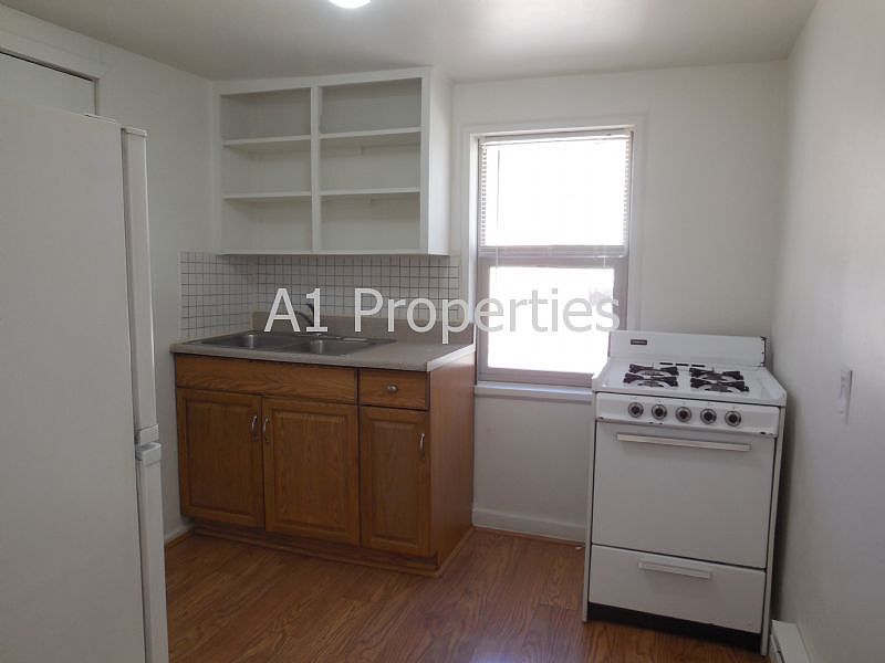 2nd image of 1513 Oregon Ave