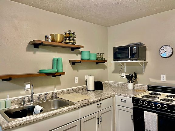 5th image of 334 N Spring Ave #1