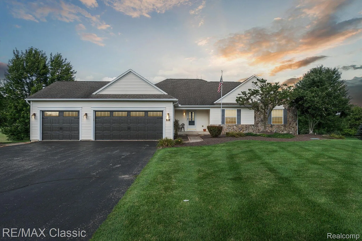 2915 Wheat Valley Dr photo 1