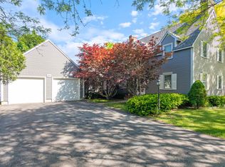 435 S Bay Cir, Colchester, VT 05446