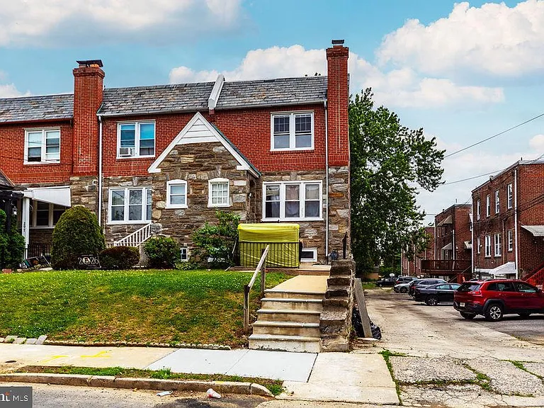 293 Wabash Ave — Photo 1