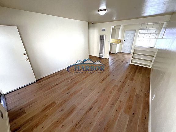 4th image of 10906 S Vermont Ave APT 4