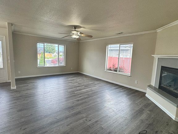 3rd image of 3316 Paramont St