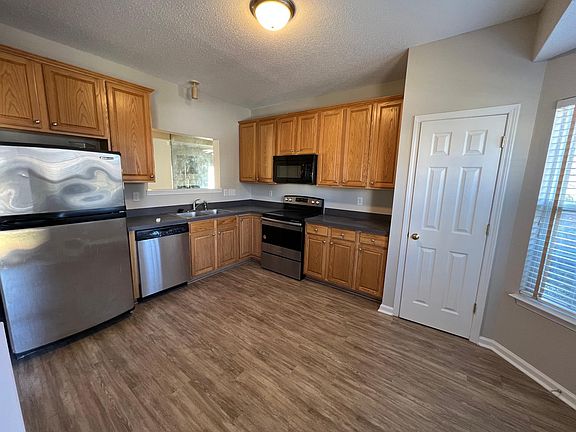 4th image of 203 Heritage Creek Way