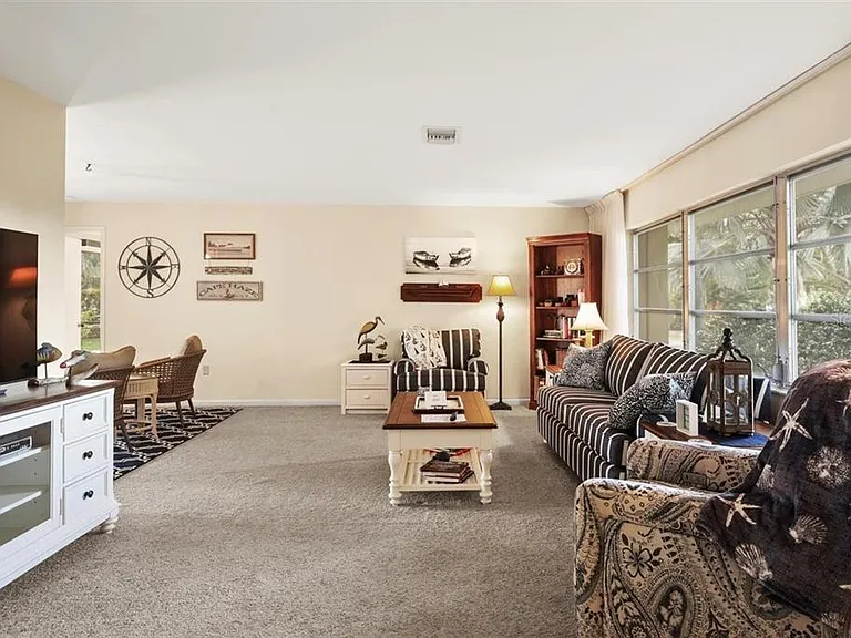 500 Green Dolphin Dr S — Photo 10