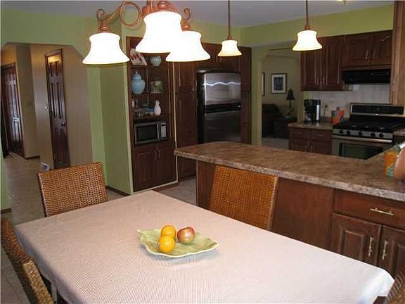 4th image of 31 River Oaks Dr