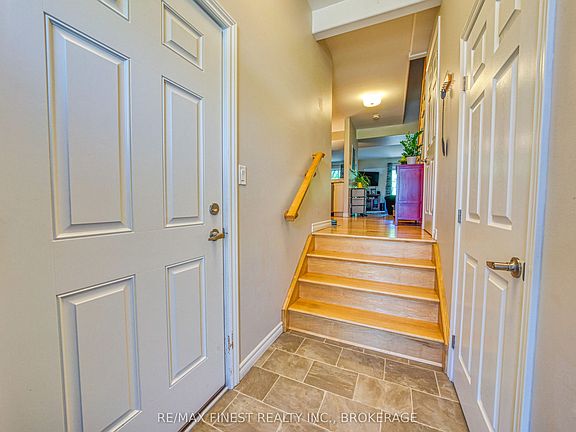 2nd image of 1010 Rosanna Ave