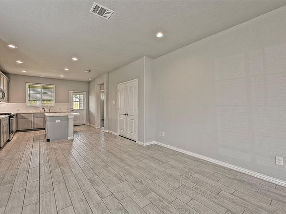 5th image of 10410 Birch Peak Dr