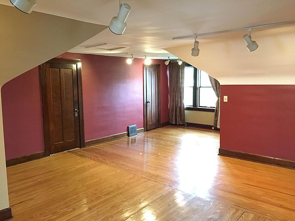 5th image of 13517 Clifton Blvd #3