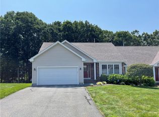 93 Spencer Woods Dr, Warwick, RI 02818