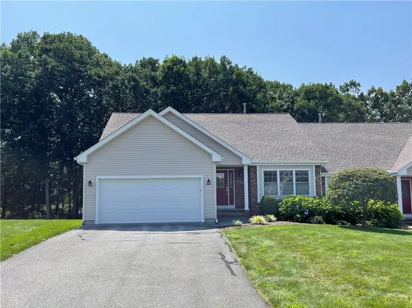 93 Spencer Woods Dr, Warwick, RI 02818