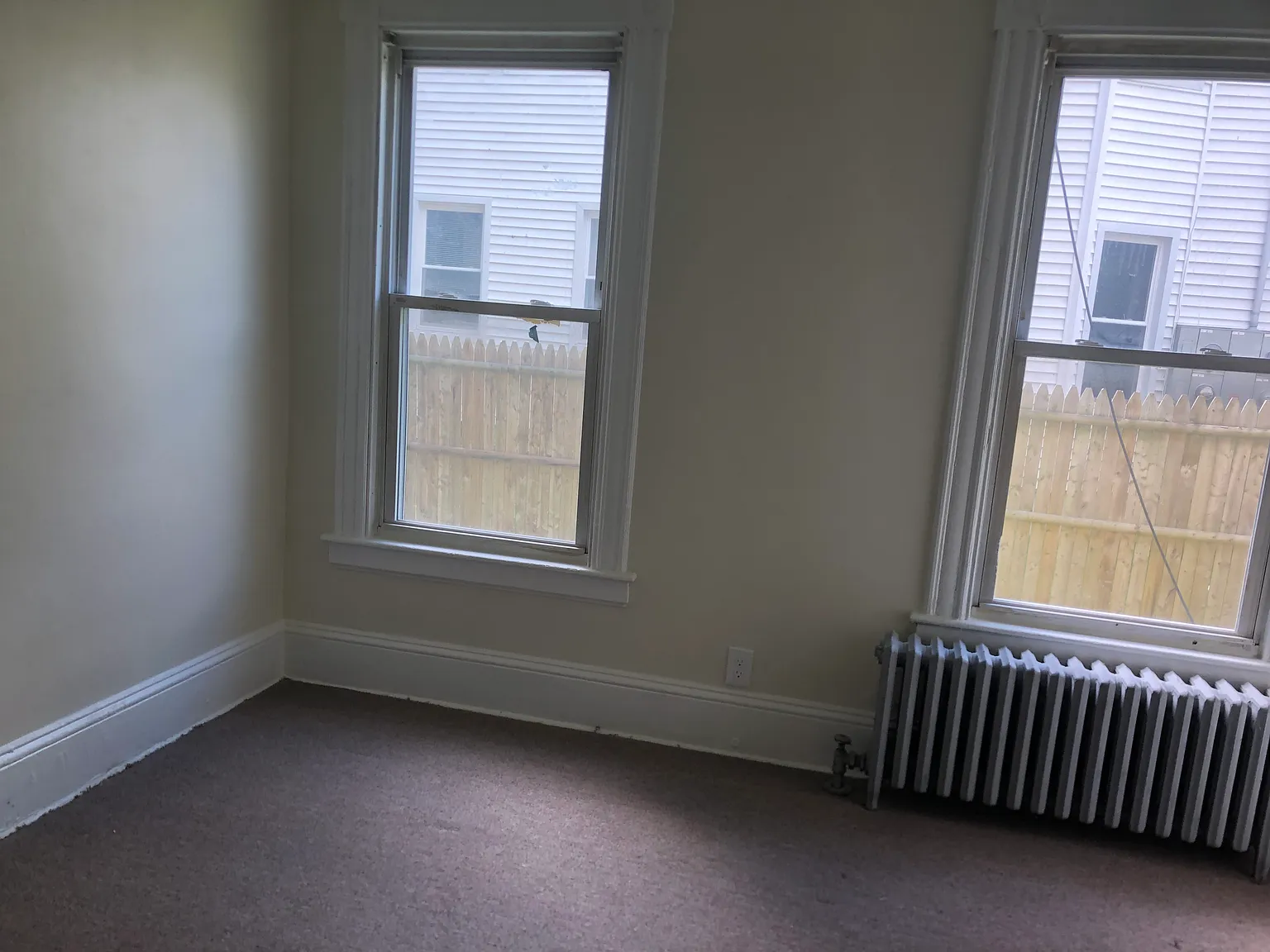 3 bed, 1200 sqft, $2,000 — Photo 2