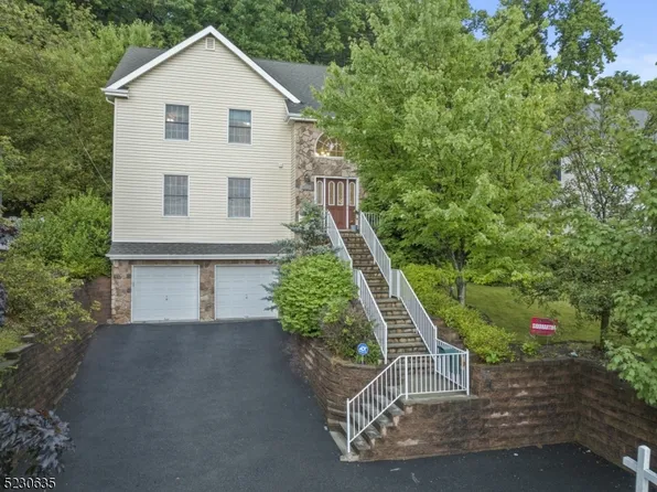 368 Valley Rd, Clifton City, NJ 07013