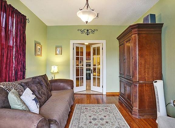 3rd image of 1516 Cambronne St