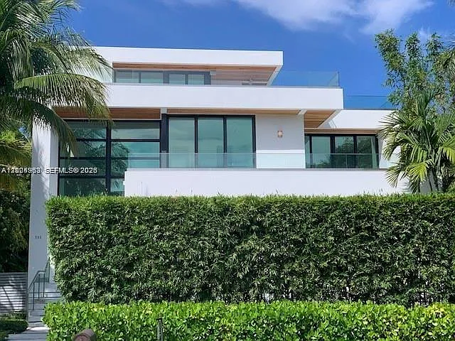 Building Photo - 785 Harbor Dr
