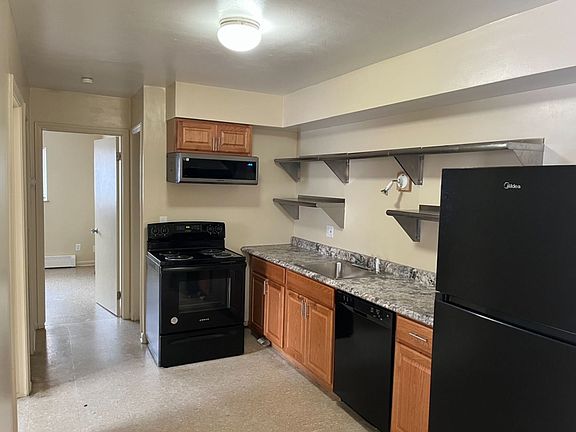 2nd image of 821-829 E Shiawassee St #829-01