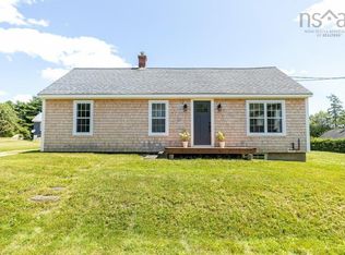 16 Maplewood Dr, Chester, NS B0J1J0