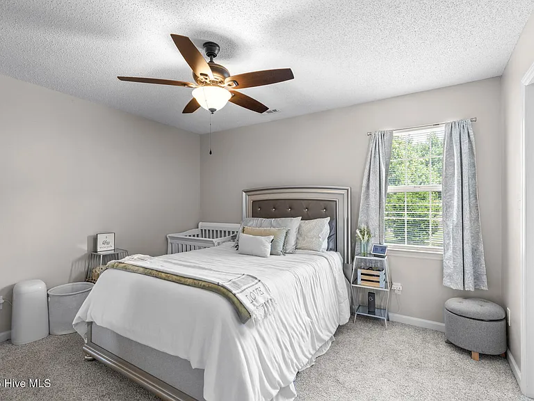 211 Clydesdale Ct — Photo 15