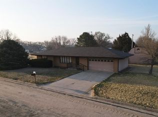 1014 Ross St, Downs, KS 67437
