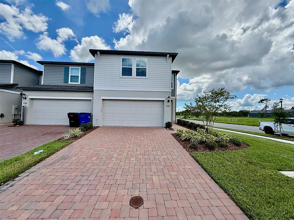 3 bed, 2.5 bath, 1798 sqft, $2,250 — Photo 2