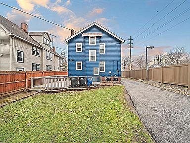 3rd image of 1343 Marlowe Ave